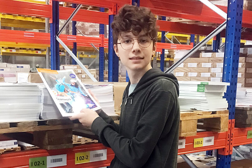 Hoelzel | Bildungsmagazin Was jetzt | Berufspraktische Tage Mateo Josic | © Thomas Rott/Hölzel Verlag