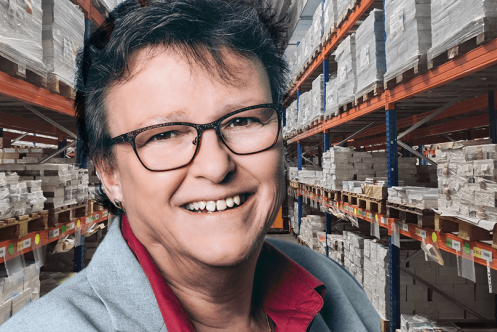 Hoelzel Journal | Sabine Hubinger | Auslieferung der Schulbücher © Knabl / Hölzel Verlag